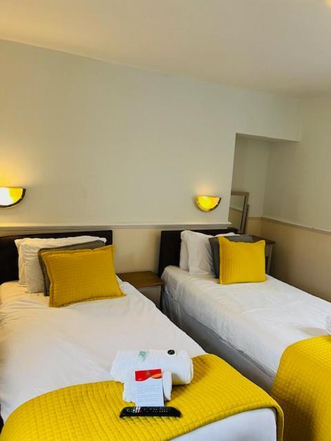 Crown Hotel Brackley Exterior foto